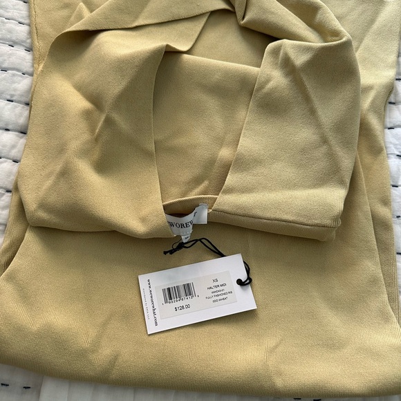 Tan we wore what dress - Picture 6 of 6